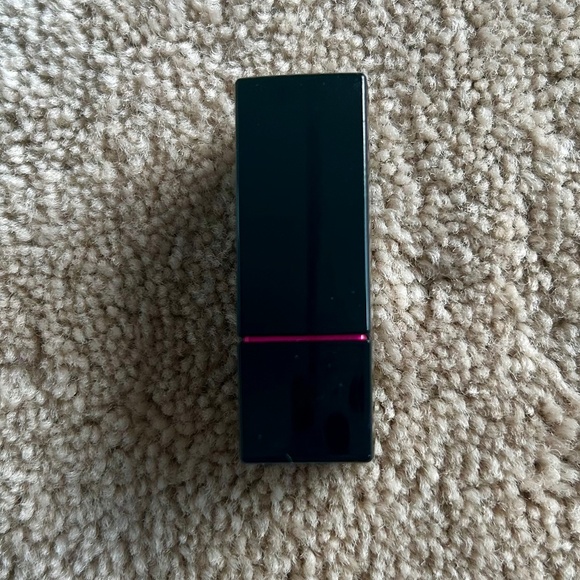 *NEW* Victoria’s Secret Very Sexy Perfect Lipstick in “Melt” - Picture 4 of 5